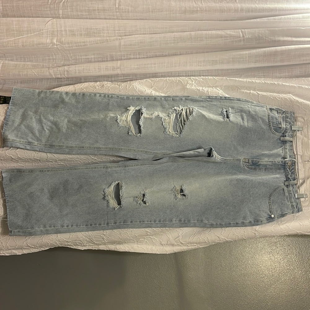 Long high rise Rip Jean